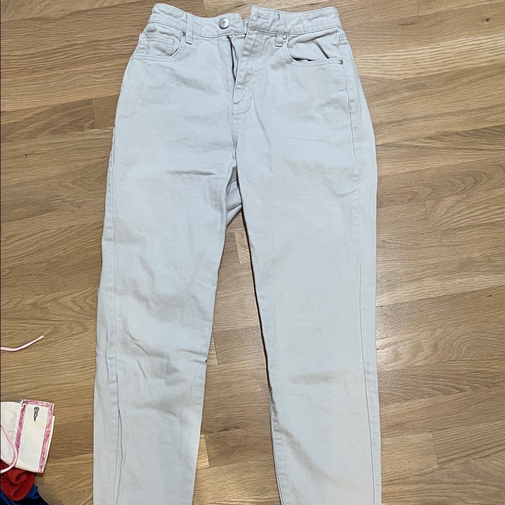 Elegant Women's Straight Leg Jeans in White